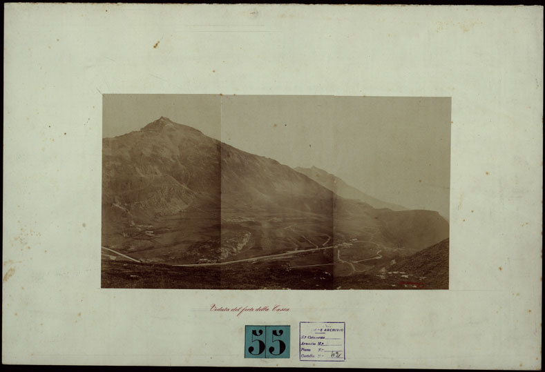 (N:24015) TRENTADUE PANORAMI FOTOGRAFICI ESEGUITI DAL TENENTE DI STATO MAGGIORE SIG. MANZI NEL 1876, PER STUDI SULLA FOTOTOPOGRAFIA - VEDUTA DEL FORTE DELLA CASSA. (CA003504) Carte e stampe antiche: riproduzione a colori su carta (formato A2)
