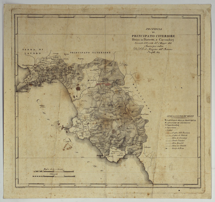 (N:306) ATLANTE DELLE QUINDICI PROVINCIE AL DI QUA DEL FARO DEL REGNO DELLE DUE SICILIE A NORMA DELLA LEGGE DEL 1 MAGGIO 1816. INCISE D'ORDINE DI S. E. IL SEGRETARIO DI STATO MINISTRO DEGLI AFFARI INTERNI DA GENNARO BARTOLI - PRINCIPATO CITERIORE.
 (CA007023) Carte e stampe antiche: riproduzione a colori su carta (formato A2)
