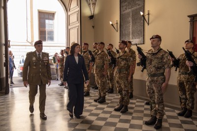 Bandiera Istituto Geografico Militare - Onori alle autorità Bandiera Istituto Geografico Militare - Onori alle autorità